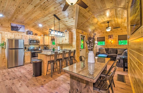 Lindseyville Cabin | 'Almost Heaven Too' 50-Acre Escape w/Pond!