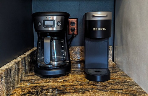 Logan Cabin | Almost Hiking - close to downtown attractions and a short drive to hiking