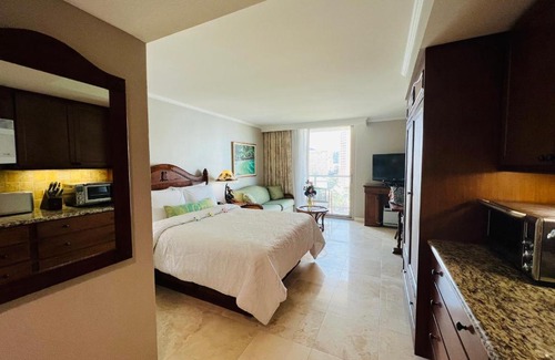 Waikiki Resort | Aloha Gem Studio - 2 bed with high speed WIFI - Luana Waikiki Hotel & Suite 917, 2045 Kalakaua Avenue HI 96815