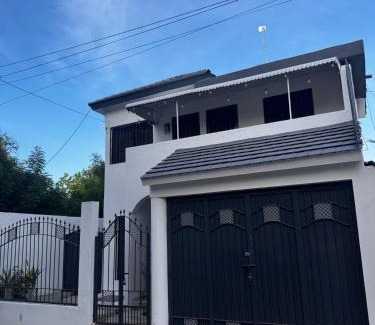 Monte Cristi House | Alojamiento el Reloj completo