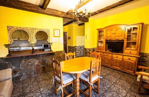 Mecina Bombaron Apartment | Aloj. Rural Umbria for 2 people with Spa and Jacuzzi