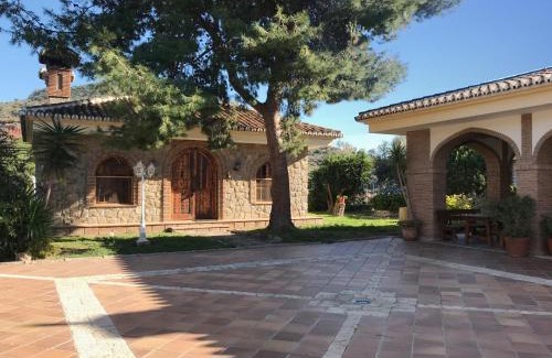 Malaga-Este Cabin | Alojamiento con Encanto en Málaga