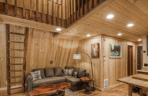 Skykomish Cabin | Alpine A-frame just minutes to hiking w hot tub, spacious yard