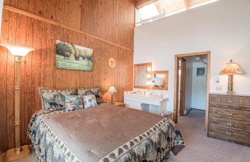Ketchum House | Alpine Villa Condo 21