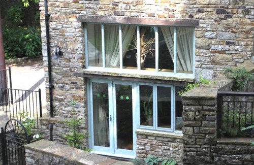 Alston House | Alston Art Apartments