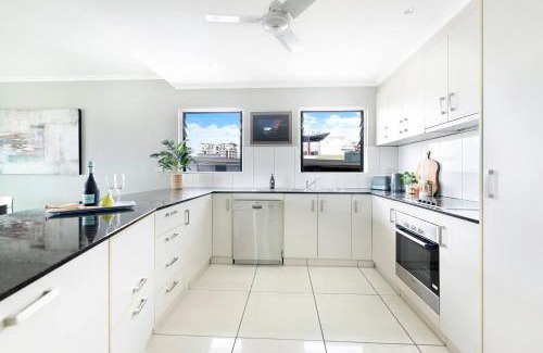 Darwin City Centre Apartment | Alta Vista - City View Oasis in the Heart of Darwin