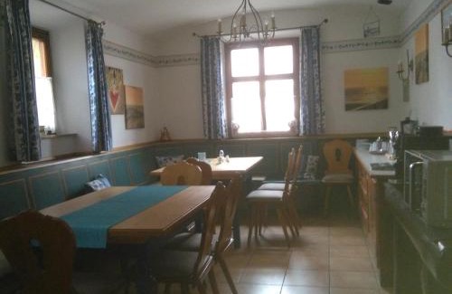 Emskirchen Hotel | Alte Poststation Goldener Hirsch