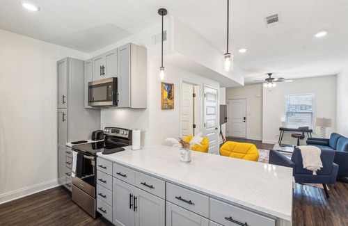 Clarksville Apartment | Alto I5 I Corporate Apartment I Pool I Gym