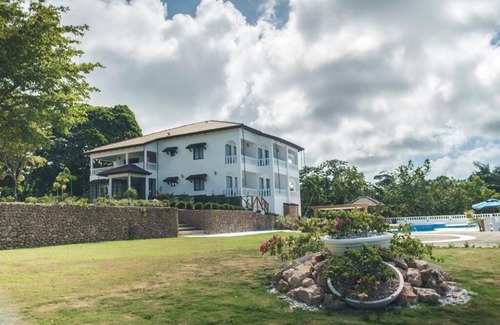 Cabrera Villa | Altos de Cabrera Village