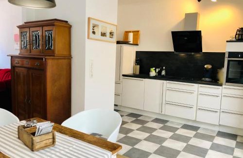 Friedrichstadt Apartment | Altstadthus-gemütliches Ferienhaus mit Gärtchen