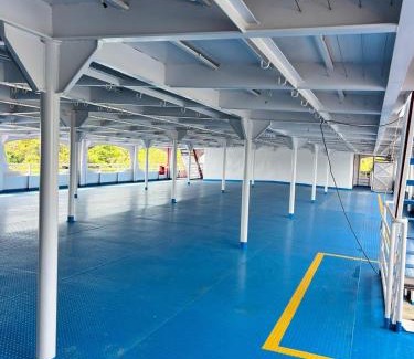 Campina Boat Rental | Aluguel embarcação cop 30 com 21 suítes