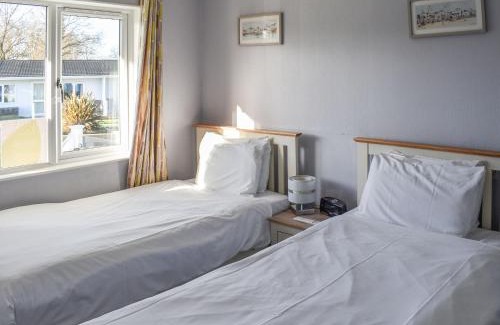 Oulton Broad House | Alula Lodge
