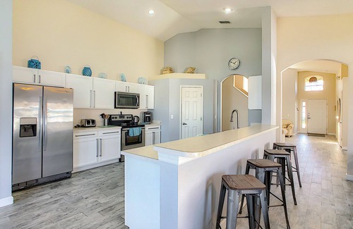 Davenport House | ALWAYS FREE POOL AND SPA HEAT - Disney fireworks from pool/spa, Orange grove