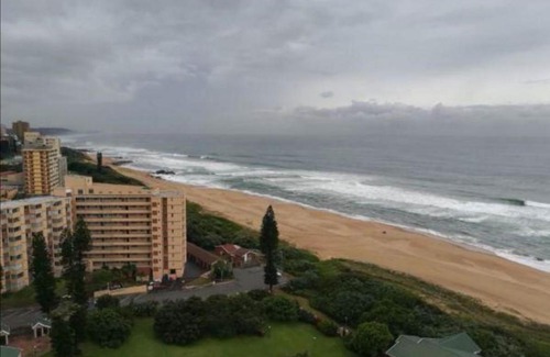 Kingsborough Apartment | Amanzimtoti Beach facing airbnb
