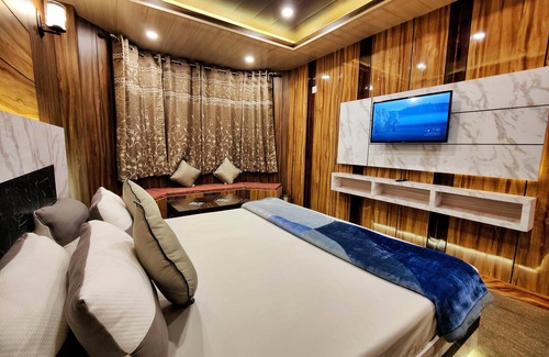 Kumharsain Hotel | Amar Homestay - Elevate Your Travel