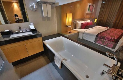 Racha Thewa Hotel | Amaranth Suvarnabhumi Hotel - Free Suvarnabhumi Airport Shuttle