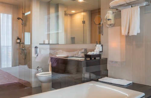 Racha Thewa Hotel | Amaranth Suvarnabhumi Hotel - Free Suvarnabhumi Airport Shuttle