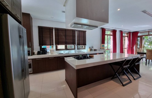 Sai Thai Villa | Amatapura 15 Beachfront Pool Villa