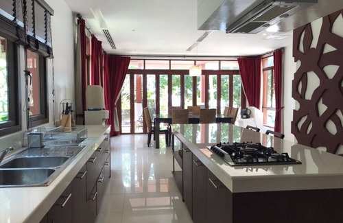 Sai Thai Villa | Amatapura 15 Beachfront Pool Villa