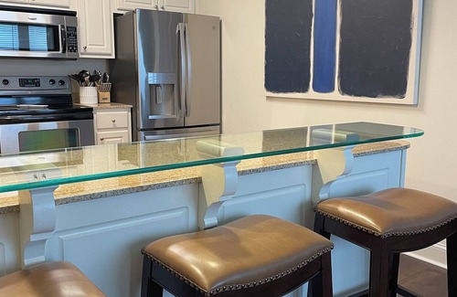 Oxford Condo | Amazing 3-bedroom condo walking distance to campus and the stadium!