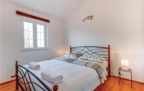 Porozina Apartment | Amazing Apartment In Porozina With Wifi