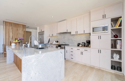 Pedregal Villa | Amazing Beach View , Walk to the Beach. Cleaning & Concierge
