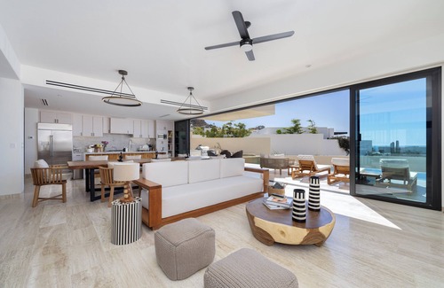 Pedregal Villa | Amazing Beach View , Walk to the Beach. Cleaning & Concierge