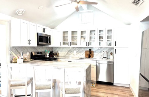 Longbeach Village House | Amazing Cottage Near Whitney Beach! Hurricane Rebuild, Brand Newly Remodel!