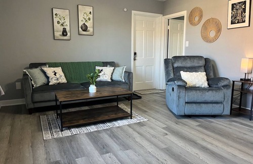 Mount Vernon Apartment | Amazing Downtown Location! Quiet & Spacious! #C