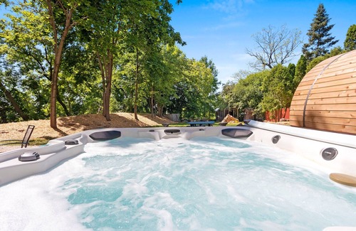 Allouez House | Amazing Green Bay Vacation Home!