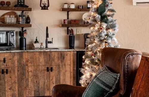 Rising Fawn Cabin | Amazing Hobbit House with Fire Pit and Barbecue in Rising Fawn, Georgia