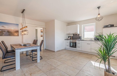 Langenhorn House | Amazing home in Langenhorn with WiFi