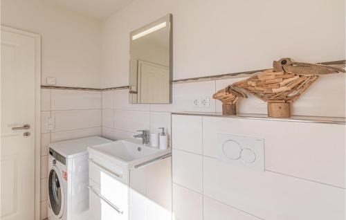 Langenhorn House | Amazing Home In Langenhorn With Wifi