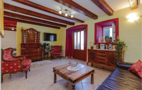 Zlobin House | Amazing Home In Zlobin