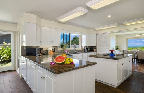 Kailua House | Amazing Kailua Beach Front Licensed Rental #1990/NUC-1802