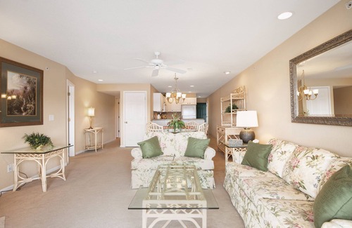 Kaiser Condo | Amazing Lake Views Within State Park - Gated Pool