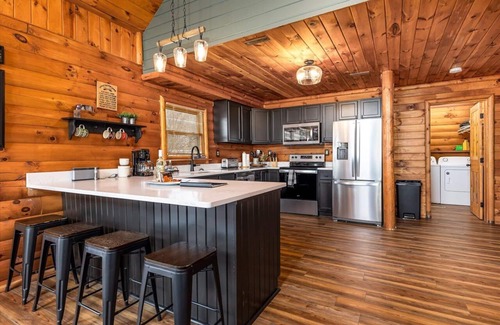 Apple River Cabin | Amazing Log Cabin with Beautiful Views at Apple Canyon Lake
