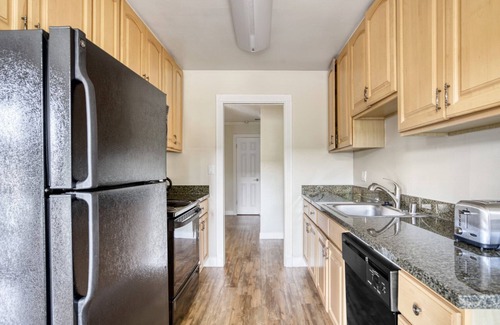 Mountain View Apartment | Amazing Mountain View 2BR w/Pool & Gym, 5 min to Target, by Blueground