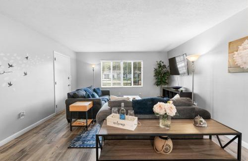 Mount Pleasant Apartment | Amazing, Oasis, Mins from the beach and Charleston, Free Wine