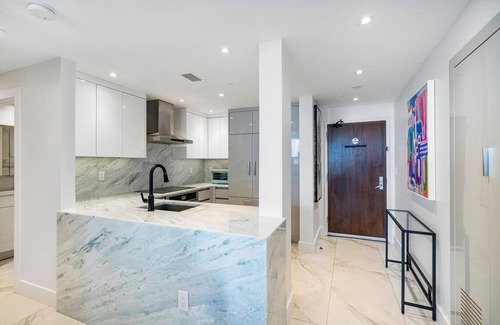 South of Fifth Condo | Amazing Ocean Front Condo in SoFi