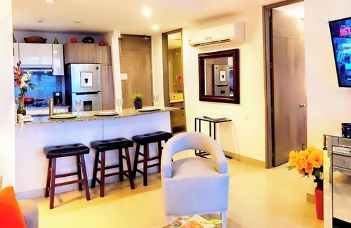 Bocagrande Condo | Amazing Poolside Paradise! Super-fast internet!