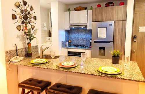 Bocagrande Condo | Amazing Poolside Paradise! Super-fast internet!