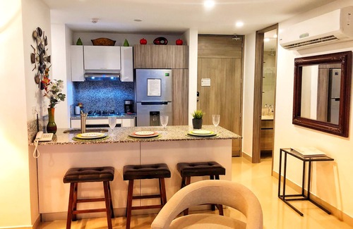 Bocagrande Condo | Amazing Poolside Paradise! Super-fast internet!