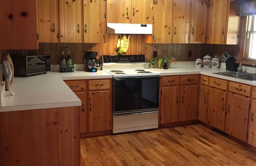 Elkton Cabin | Amazing Secluded Mountain Cabin @ Shenandoah Nat. Park, hiking trails & fishing