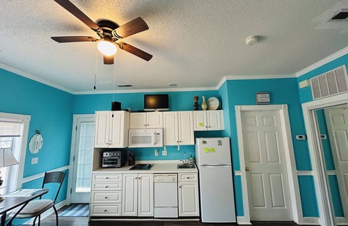 Arcadian Shores Condo | Amazing Studio, 5 minutes to the Private Beach.