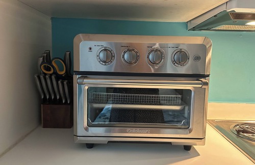 Arcadian Shores Condo | Amazing Studio, 5 minutes to the Private Beach.