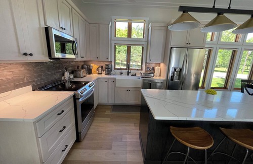 Alexandria House | Amazing Sunsets and Lake Quality