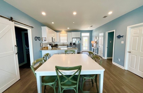 Morgantown House | Amazing views, pools and tennis