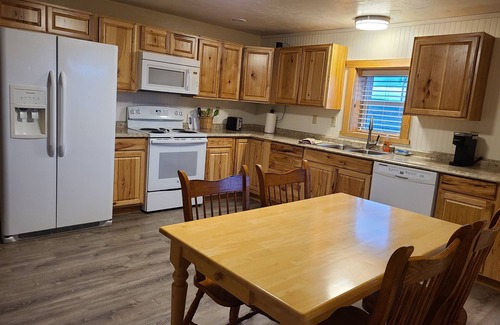 Dillon Cottage | Amazing Views! Private, quiet, Cozy, Clean, Cottage just outside of Dillon MTn