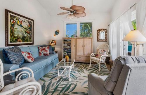 Longbeach Village House | Amazing Village Cottage! Walk to Whitney Beach!